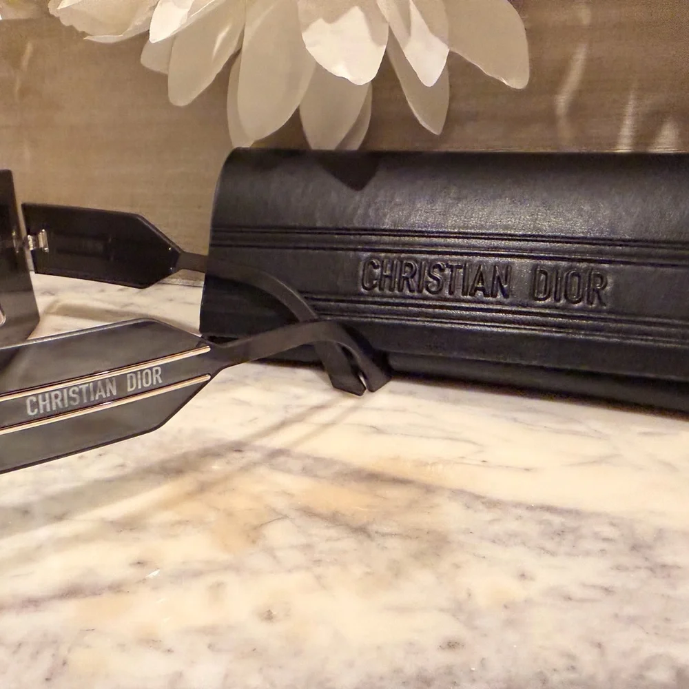 *Brand New* Dior Oversized Rimless Sunglasses in Black - Picture 5 of 7